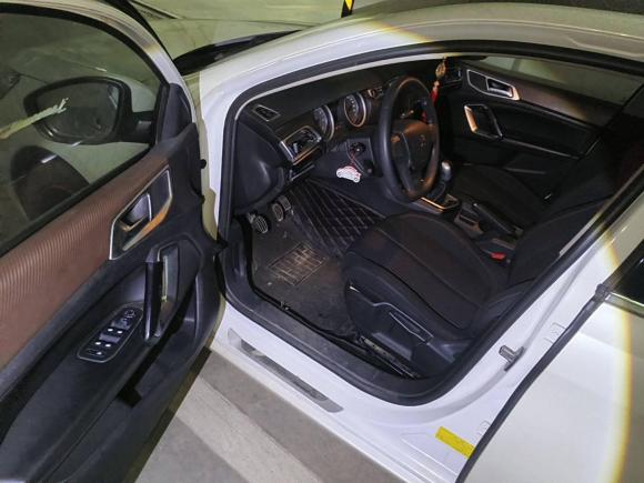 [南昌·赣A] 二手标致标致4082014款 1.8L 手动领先版