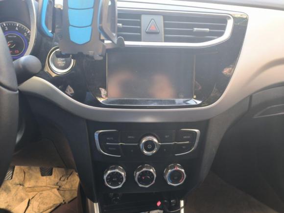 [上海·渝B] 二手中华中华V32015款 1.5L 手动智能型