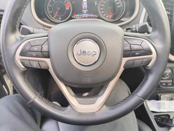 [成都·川A] 二手Jeep自由光2017款 2.0L 优越版
