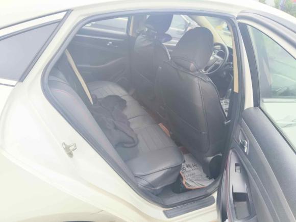 [青岛·鲁U] 二手奔腾奔腾B702014款 2.0L 自动豪华型