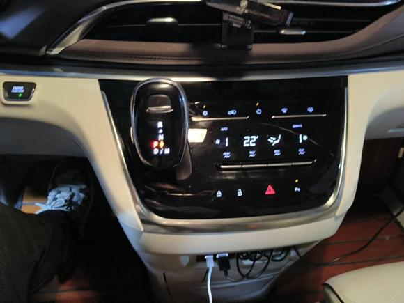 [上海·沪A] 二手别克别克GL82022款 陆上公务舱 652T 豪华型