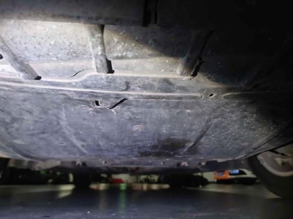 [深圳·粤B] 二手雪铁龙雪铁龙C52012款 2.0L 自动尊享型