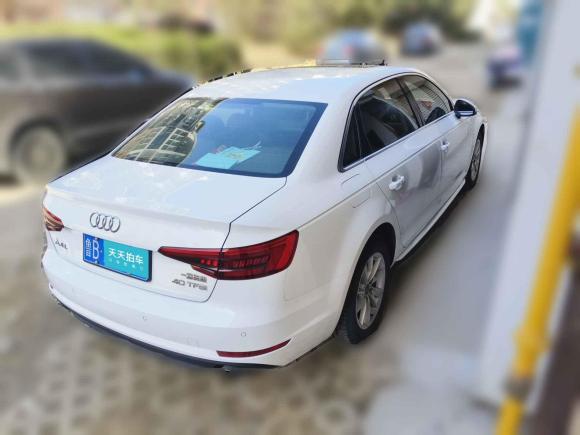 [青岛·鲁B] 二手奥迪奥迪A4L2017款 40 TFSI 进取型