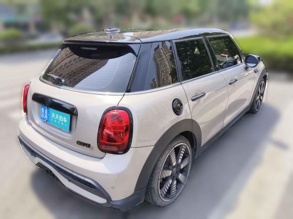 [济南·鲁A] 二手MINIMINI2022款 2.0T COOPER S 艺术家 五门版