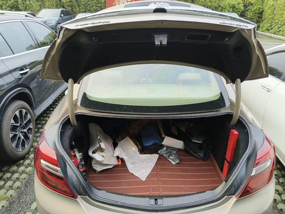 [广州·粤Y] 二手别克君威2015款 2.0L 领先时尚型