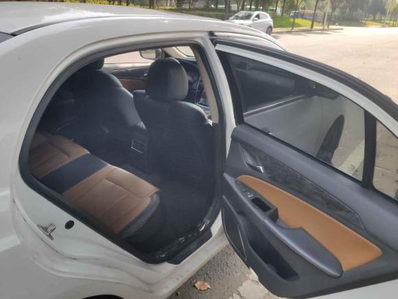 [南通·沪A] 二手比亚迪秦新能源2017款 1.5T 尊贵型