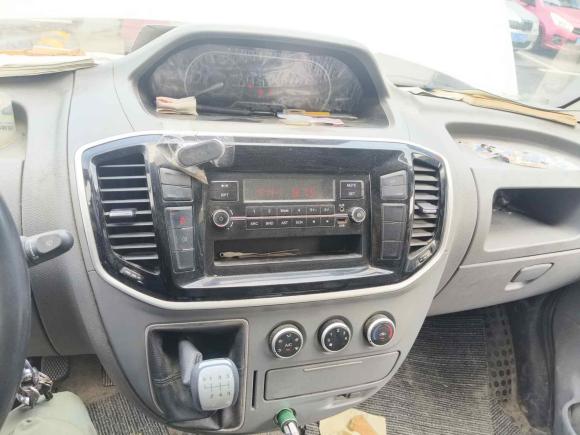 [上海·沪K] 二手上汽大通MAXUS新途V802021款 2.0T 手动经典城配王长轴中顶3座