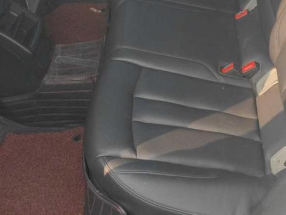 [青岛·鲁B] 二手奥迪奥迪A4L2017款 40 TFSI 进取型