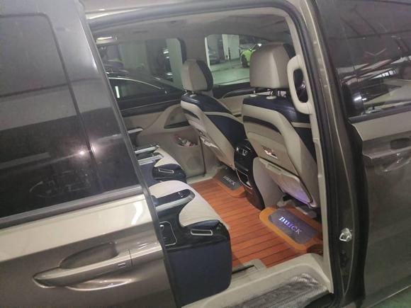 [上海·沪D] 二手别克别克GL82020款 ES陆尊 653T 舒适型