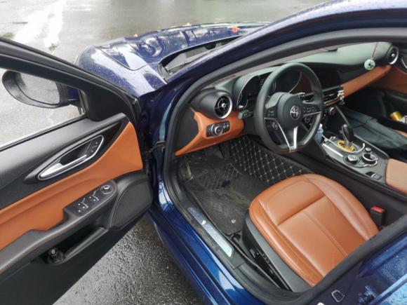 [常州·苏D] 二手阿尔法·罗密欧Giulia朱丽叶2017款 2.0T 200HP 豪华版