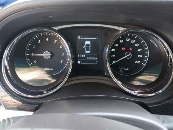 [南京·苏A] 二手宝骏宝骏7302016款 1.8L 手动舒适型 7座