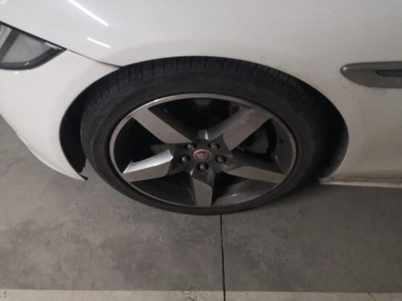 [上海·鲁A] 二手捷豹捷豹XE2015款 2.0T 200PS R-Sport