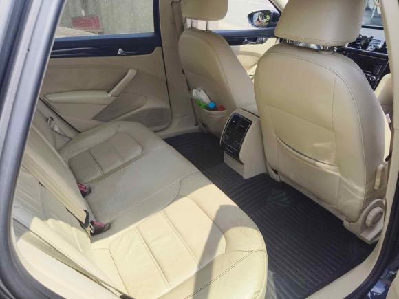 [上海·沪C] 二手大众帕萨特2011款 1.8TSI DSG尊荣版