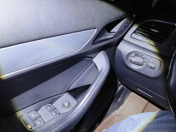 [成都·川A] 二手奥迪奥迪Q32012款 35 TFSI quattro 舒适型