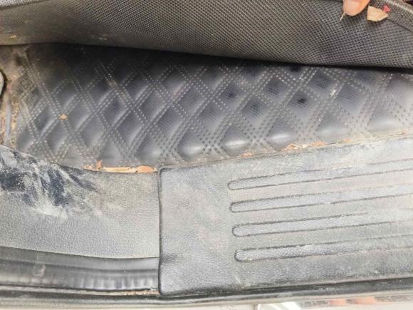 [成都·川F] 二手江铃驭胜S3502014款 2.4T 自动两驱柴油豪华天窗版5座