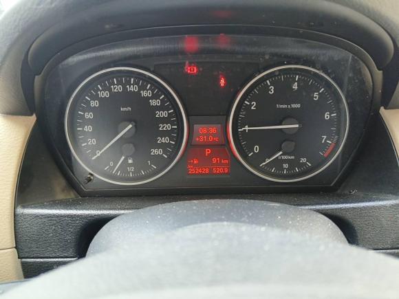 [上海·沪B] 二手宝马宝马X12010款 xDrive25i