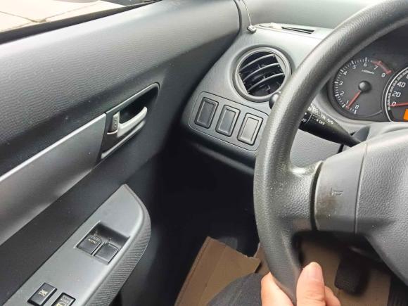 [苏州·苏E] 二手铃木雨燕2012款 1.3L 手动超值版