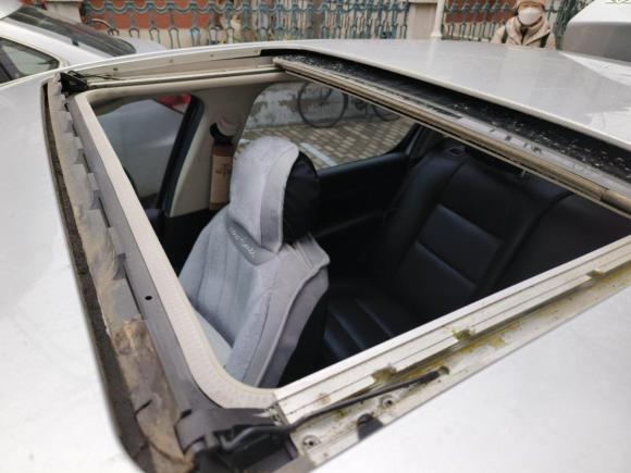 [北京·京J] 二手标致标致3072010款 三厢 1.6L 自动豪华版