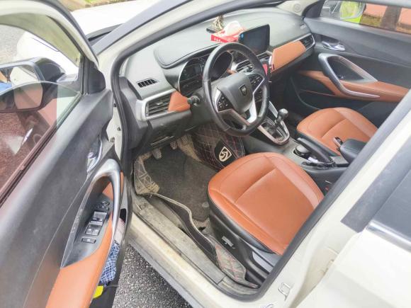 [武汉·鄂A] 二手宝骏宝骏5102017款 1.5L 手动豪华型