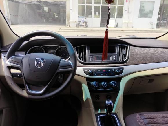 [青岛·鲁U] 二手宝骏宝骏7302016款 改款 1.5L 手动标准型 5座