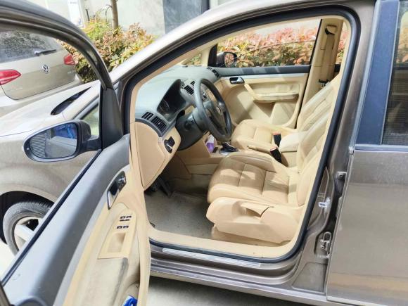 [南通·苏F] 二手大众途安2011款 1.4T DSG智雅版5座