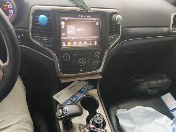 [北京·京P] 二手Jeep大切诺基2015款 3.0L 精英导航版