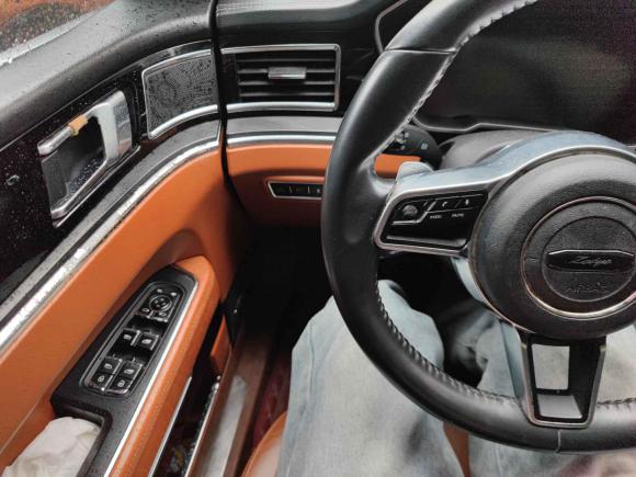 [合肥·豫R] 二手众泰众泰T7002017款 1.8T 双离合尊贵型