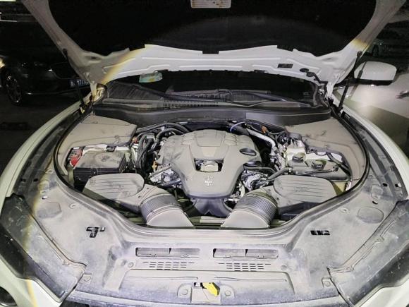 [济南·鲁A] 二手玛莎拉蒂Levante2022款 3.0T Modena