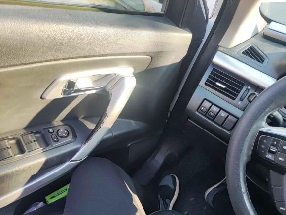 [青岛·黑B] 二手奔腾奔腾X802013款 2.0L 自动豪华型