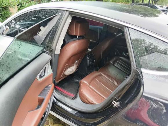 [上海·粤M] 二手奥迪奥迪A72012款 3.0TFSI quattro舒适型