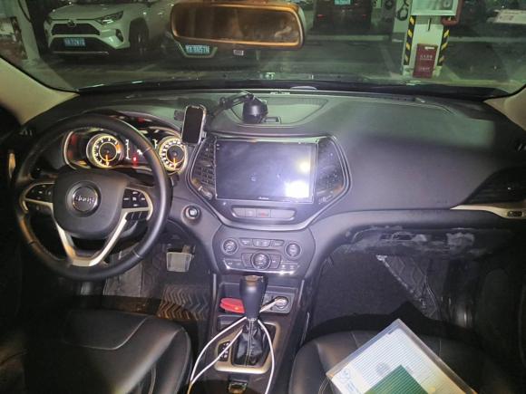 [武汉·鄂A] 二手Jeep自由光2016款 2.4L 领先版
