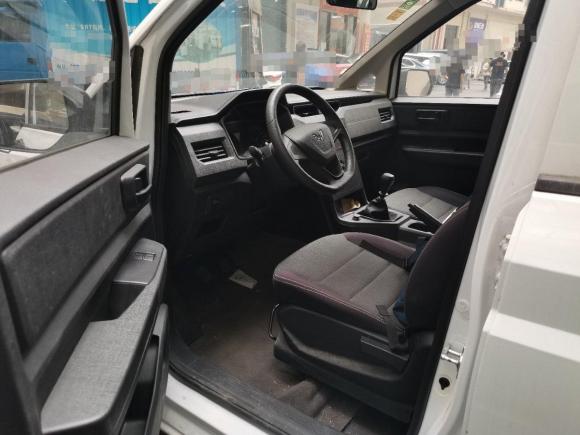 [深圳·粤B] 二手五菱汽车五菱宏光PLUS2019款 1.5T 手动标准型 7座