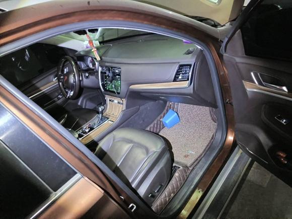 [武汉·鄂A] 二手荣威荣威RX82018款 30T 智联网四驱至尊版