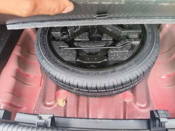 [苏州·苏E] 二手荣威荣威i52020款 1.5L 自动4G互联领豪旗舰版