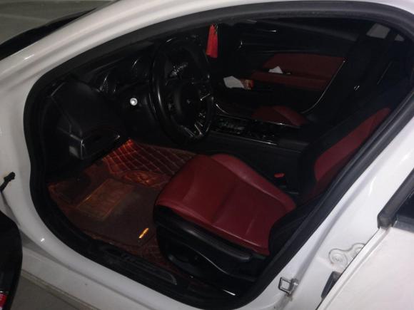 [上海·鲁A] 二手捷豹捷豹XE2015款 2.0T 200PS R-Sport