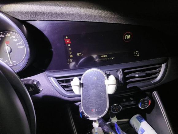 [深圳·粤B] 二手阿尔法·罗密欧Giulia朱丽叶2017款 2.0T 280HP 豪华版