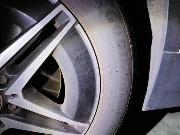 [南京·苏A] 二手奔驰奔驰EQA2022款 EQA 300 4MATIC 首发特别版