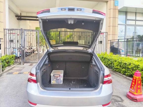 [南京·苏L] 二手斯柯达速派2016款 TSI330 DSG智行版