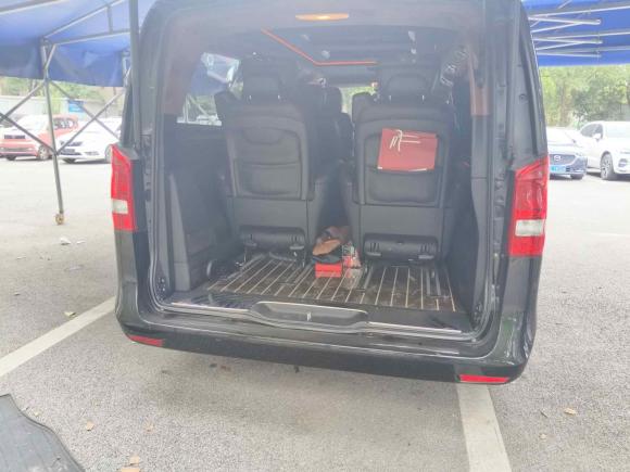 [上海·沪D] 二手奔驰奔驰V级2018款 V 260 L 尊贵加长版 国V