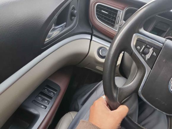 [青岛·鲁L] 二手别克别克GL82017款 25S 尊贵型 国V