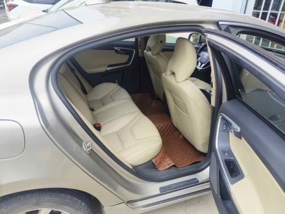 [武汉·鄂A] 二手沃尔沃沃尔沃S602015款 S60L 2.0T 智远版