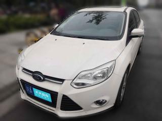 福特福克斯2012款三厢1.6L自动风尚型