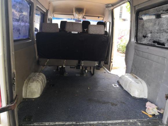 [无锡·苏B] 二手依维柯依维柯褒迪2017款 2.5T经典A32客车中顶6-7座47Z5