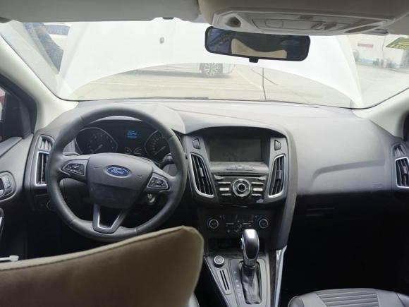 [成都·川A] 二手福特福克斯2017款 两厢 1.6L 自动风尚型智行版