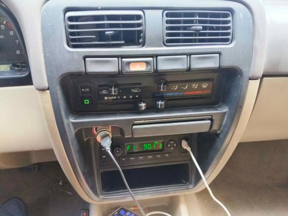 [上海·沪C] 二手东风锐骐多功能车2013款 2.4L汽油两驱标准型ZG24