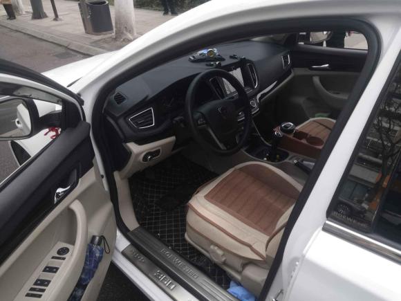 [成都·川A] 二手荣威荣威3602015款 1.5L 手动豪华版