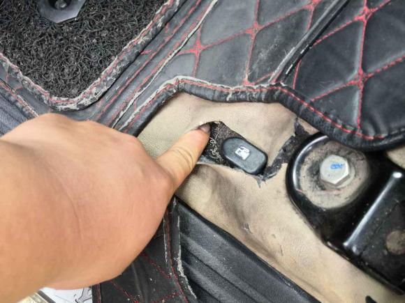 [常州·苏D] 二手江铃驭胜S3502013款 2.4T 自动四驱柴油豪华版5座