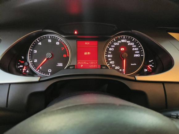 [佛山·粤A] 二手奥迪奥迪A4L2012款 2.0 TFSI 自动舒适型