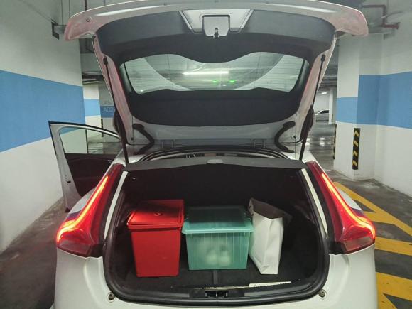 [上海·吉A] 二手沃尔沃沃尔沃V402014款 2.0T 智雅版