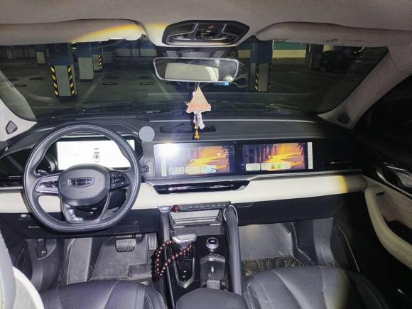 [南通·苏U] 二手吉利汽车星越L2023款 2.0TD 高功自动两驱旗舰型